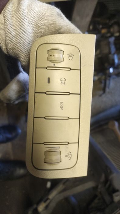 Блок кнопок,кнопка стеклоподъёмника Хюндай Соната, Hyundai Sonata NF