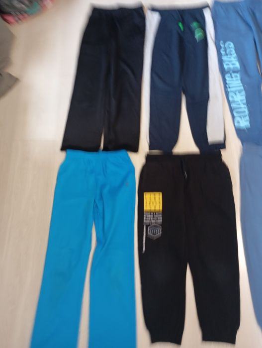 8xspodnie dresowe 134/140 Bdb