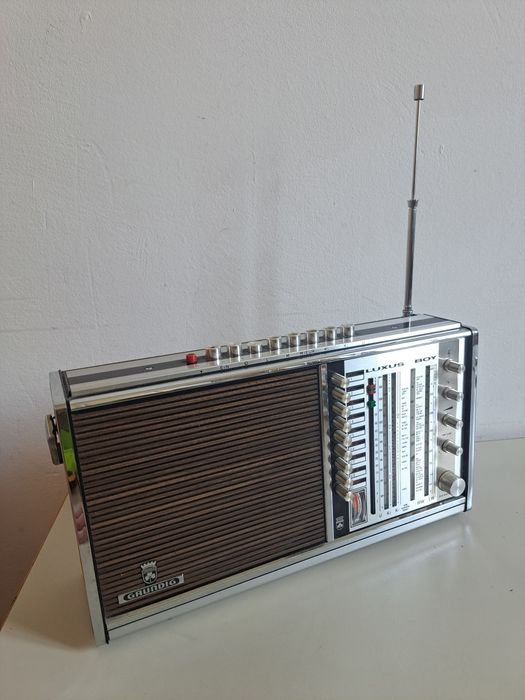 grundig luxus boy 210 радіоприймач