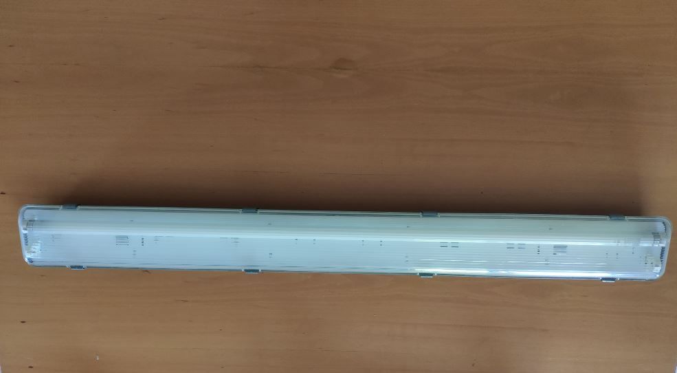Caixa e lâmpada fluorescente