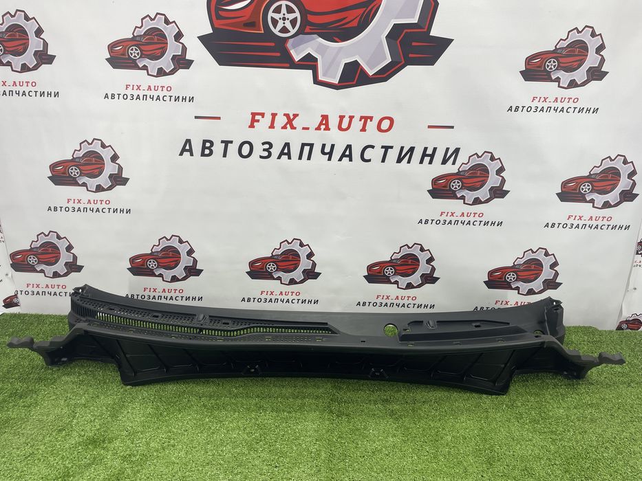 Жабо лобового скла з форсунками омивача Kia Niro 23-