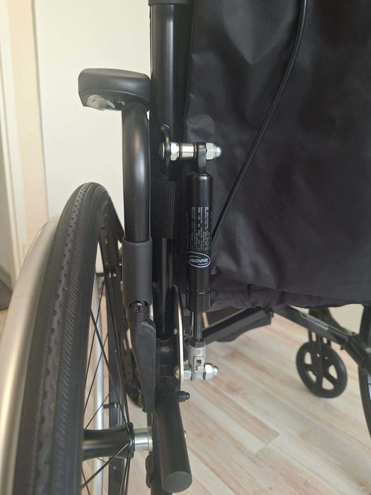Wózek inwalidzki ręczny Invacare Action 3 Nowy.