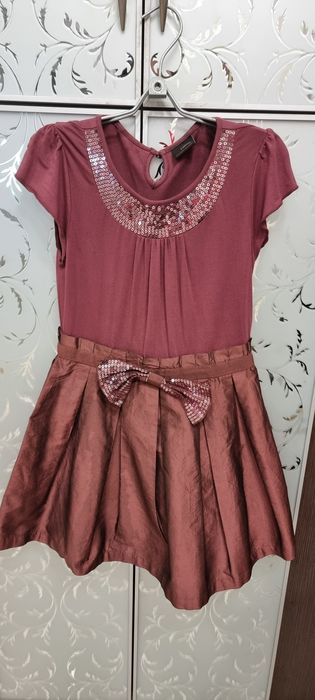 Святкове плаття для дівчинки ріст 134/36