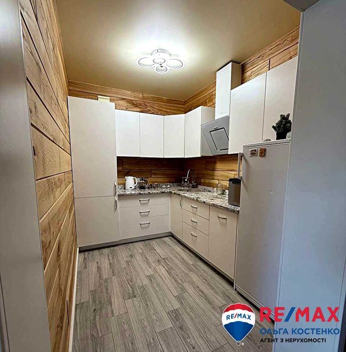 Будинок 235 м. 18 сот. Глеваха. 17 кВ. Газ. Ремонт. Меблі Автономність