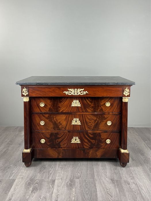 Антикварний комод в стилі Ампір