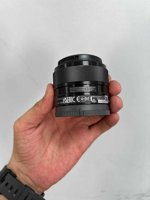 Обʼєктив Sony E 35mm f/1.8 OSS (SEL35F18) для кроп Sony E-mount