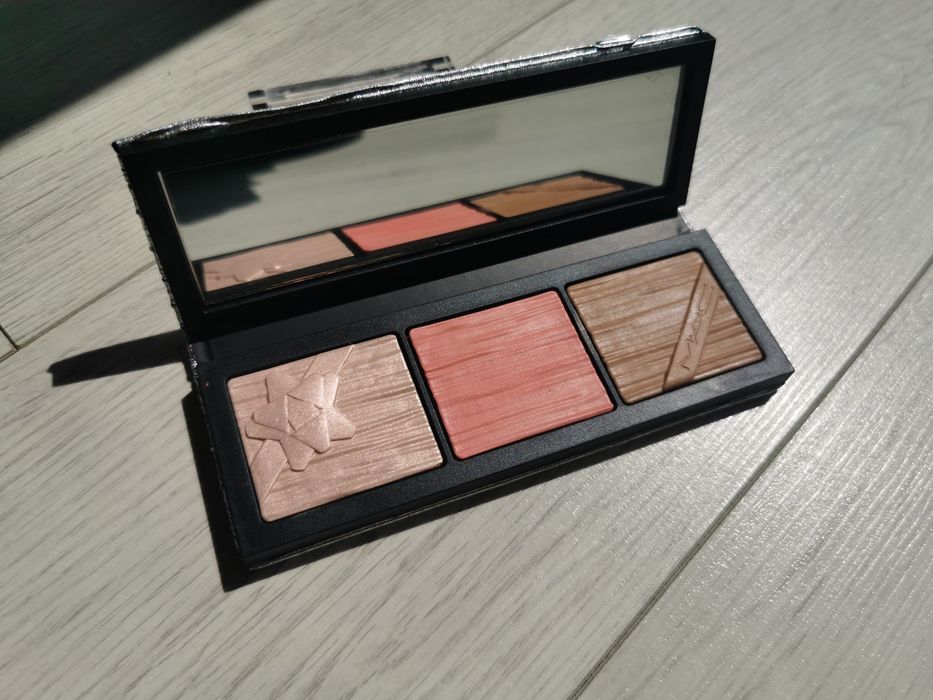 Zestaw kosmetyków MAC KOBO HEAN