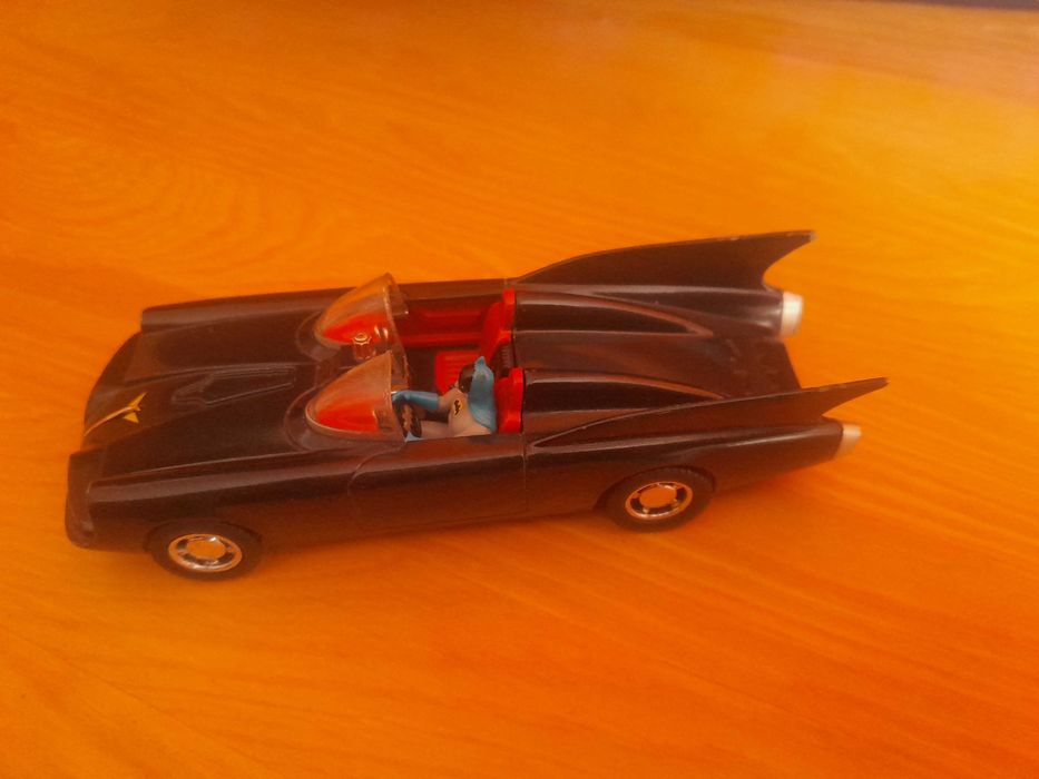 Batmobile Corgi 1960 retro