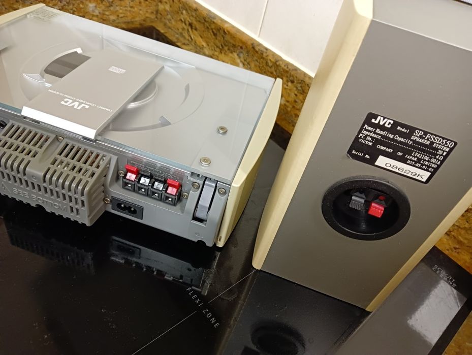 Aparelhagem JVC  com comando