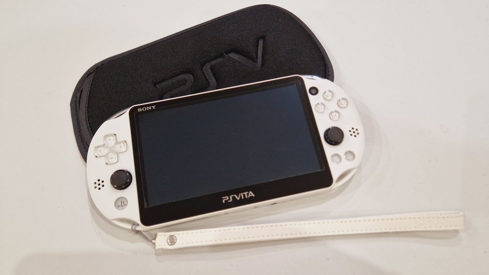 Sony Ps Vita Slim 64гиг с играми 67шт +  чехол!