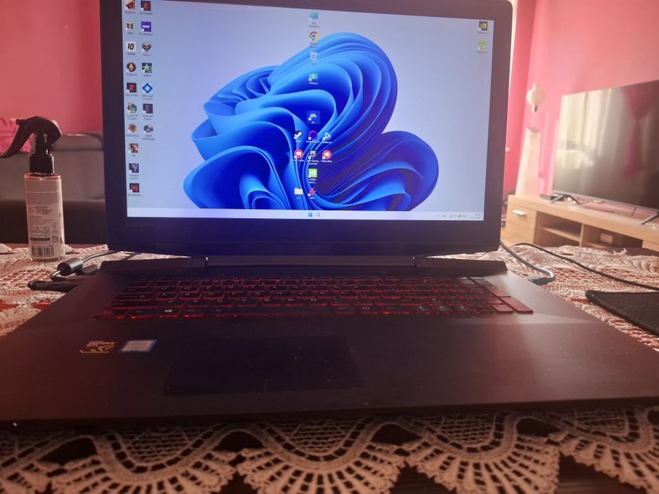 Lenovo Y700 17-calowym ekranem  Sprzedam