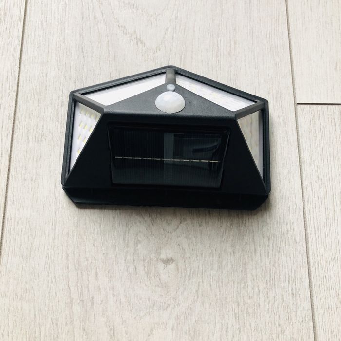 Solarna lampa uliczna