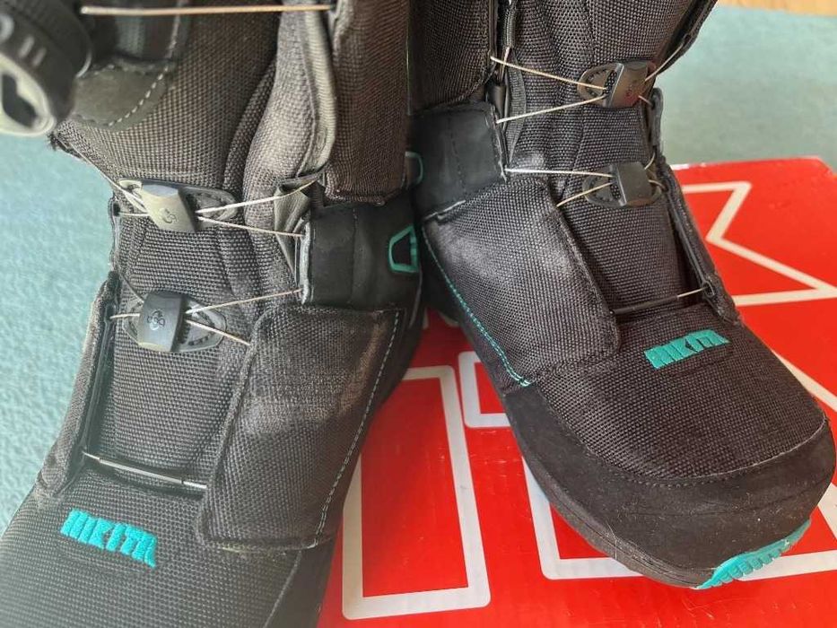 Sprzedam buty snowboardowe Nikita bardzo wygodne