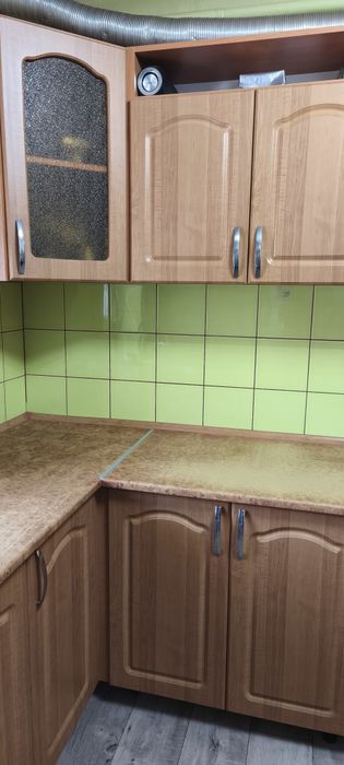 Терміново продам кутову кухню 2.75х1.9