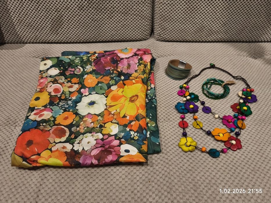 Strój, kostium - kwiaty, ogrodniczki