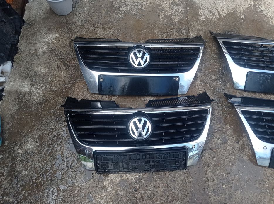 Решітка радіатора VW Passat B6 Фольксваген Пасат б6 3С0 853 651 D
