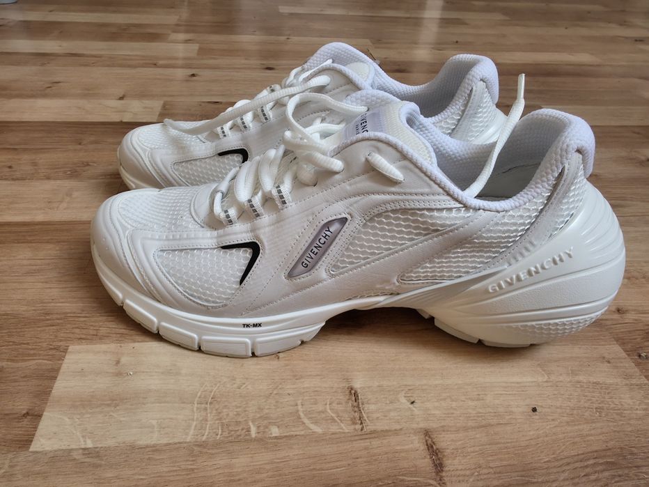 Sneakarsy Givenchy TK-MX nowe 44
Białe sneakersy TK-MX