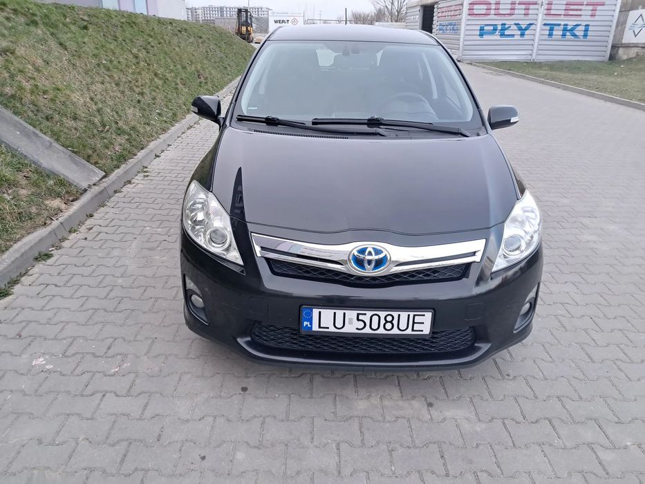 Toyota Auris Toyota Auris Hybrid 2011 r.