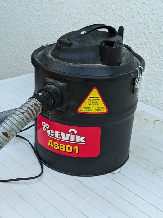 Aspirador de cinzas a funcionar perfeitamente