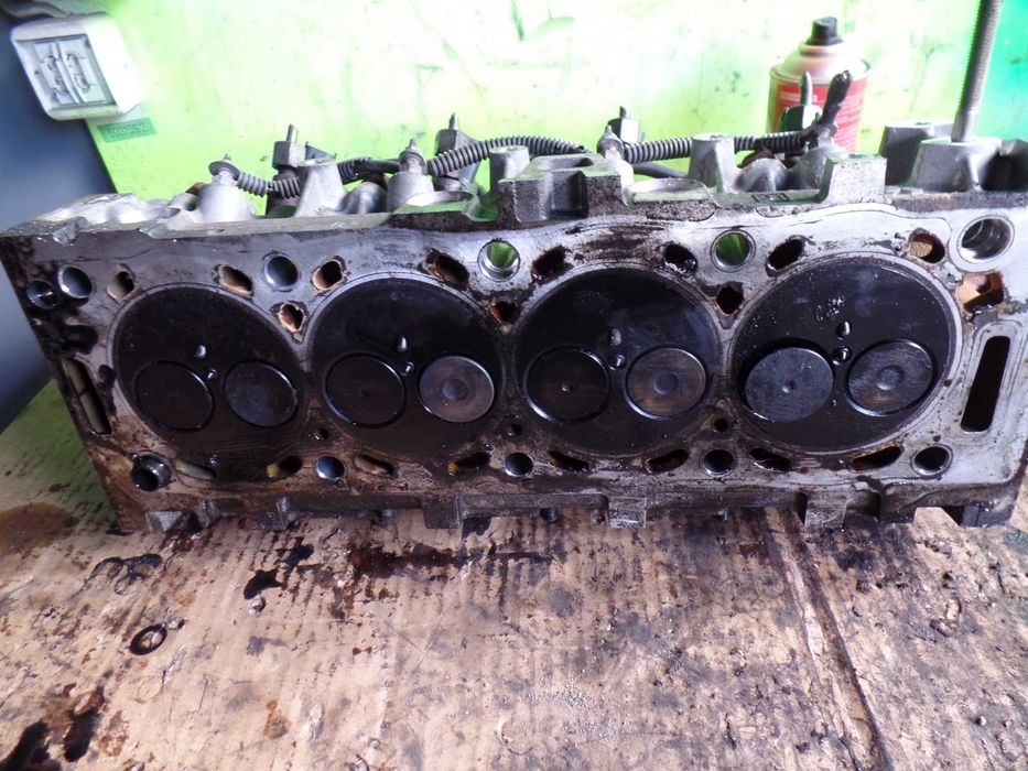 Kwi6 Głowica silnika + wałek citroen xsara 2.0hdi 8V wysyłka