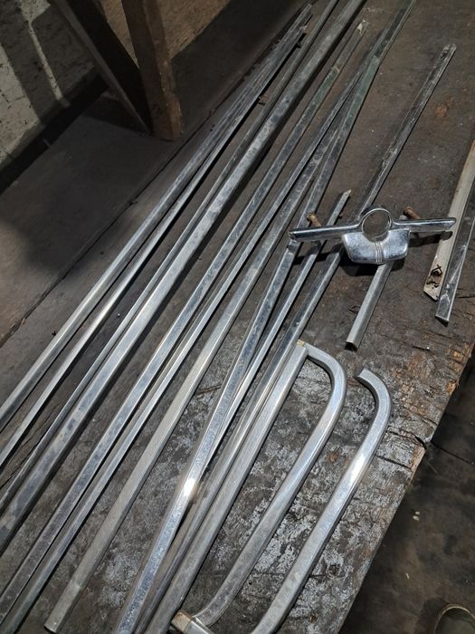 Продам Повний комплект молдингів на ВАЗ 2103 - 2106