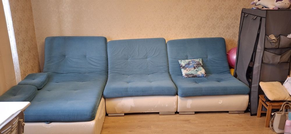 Великий  диван L подібний