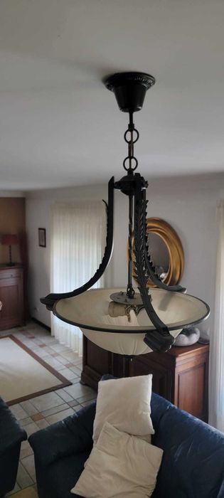 Candeeiros de Tecto Estilo Clássico em Ferro Forjado e Vidro Fosco