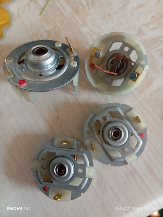 Escovas para ferramentas a bateria