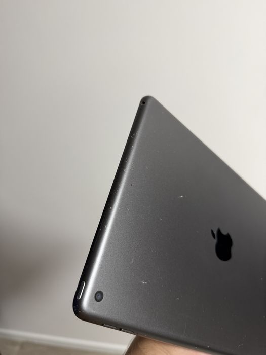 Apple iPad 8th Gen 2020 Wi-Fi 128 GB