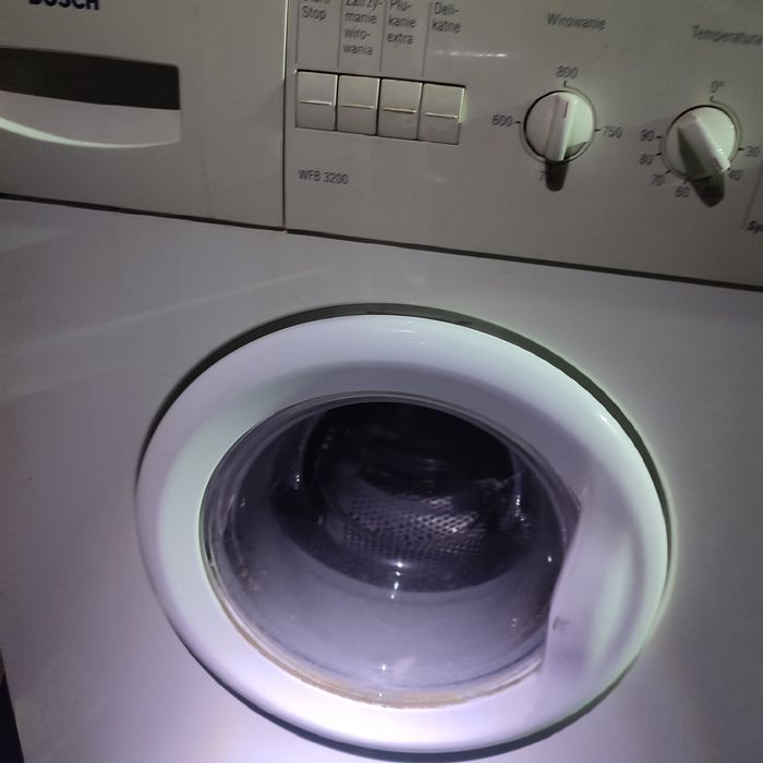 Pralka BOSCH wpełni sprawna .