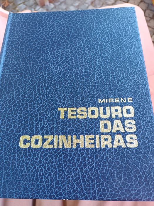 Fabuloso livro de cozinha " Tesouro das Cozinheiras " em bom estado