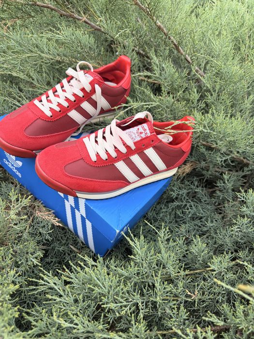 Жіночі кросівки Adidas