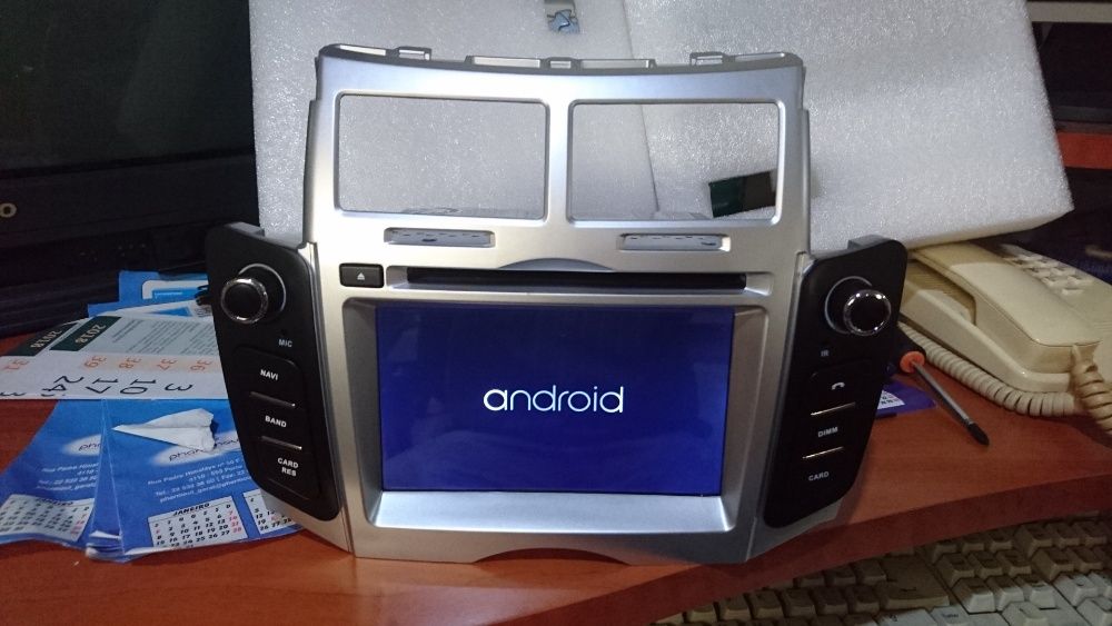 Auto-rádio 2 din android 14 p/ Toyota Yaris 2005 a 2011