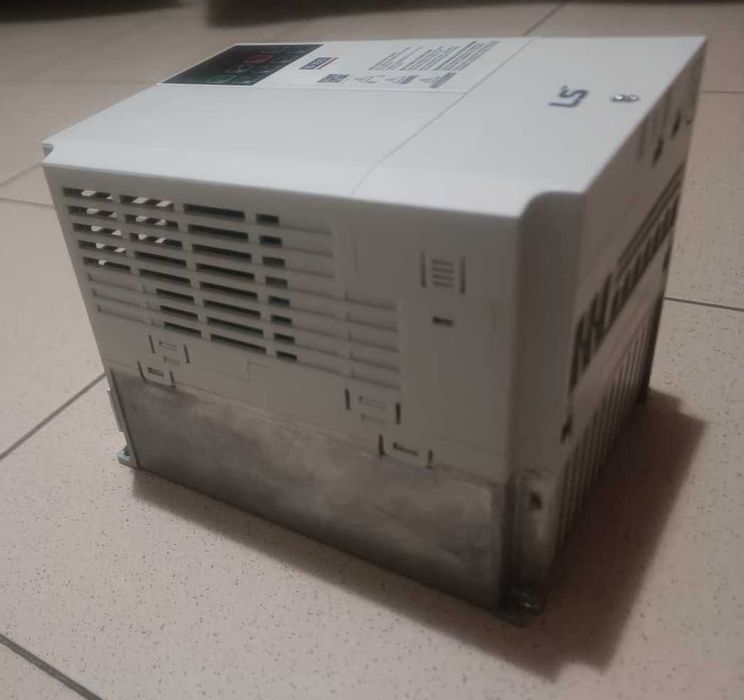 Falownik LS LSLV0040S100-4E0FNM 4kW 3x400V