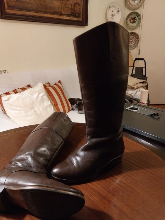Trés pares de botas todas em pel  (castanha tam37/38 cada 15€s