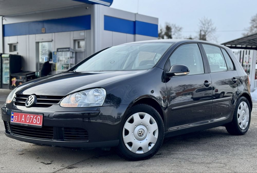 Volkswagen Golf V 2006 1.6MPI бензин