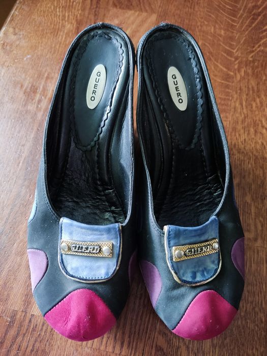 Шльопанці закриті на платформі