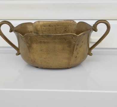 Mosiężna czarka złota