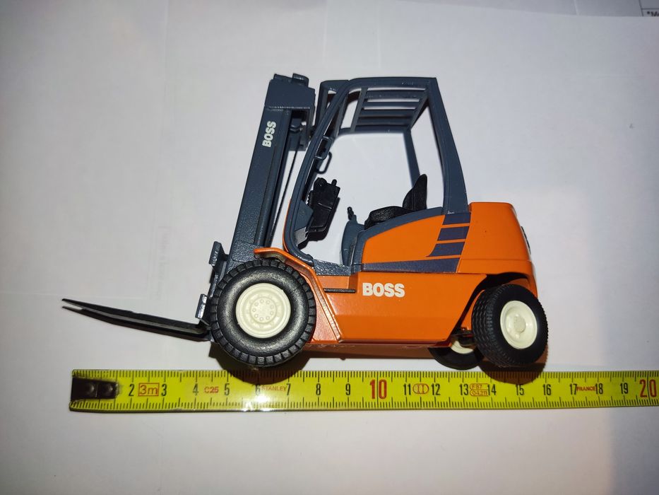 Miniatura de empilhador Boss