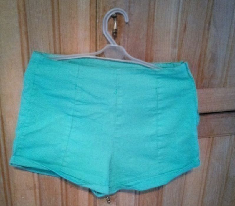 Spodenki Wysoki Stan Bershka.