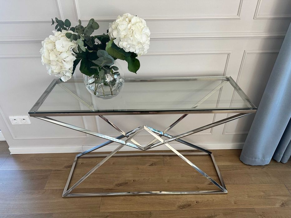 konsola szklana z chromowanymi nogami