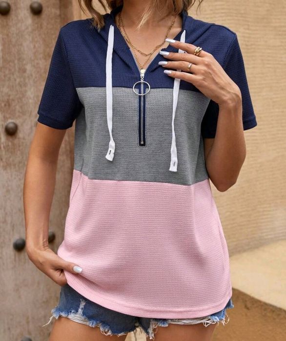 T-shirt com capuz "Glam" - Tamanho S (Nova)