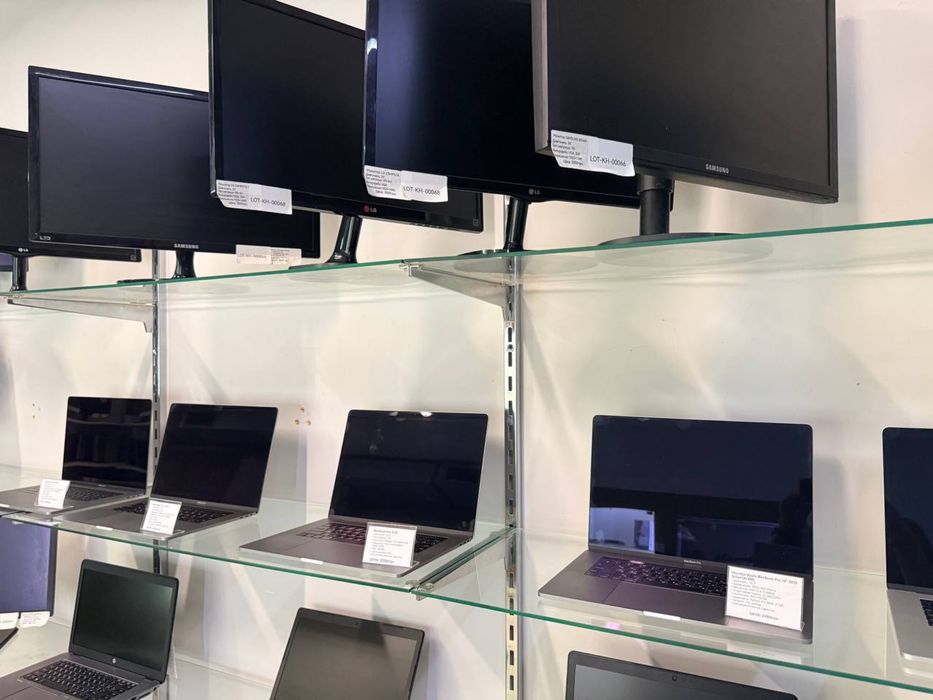 MacBook та ноутбуки в наявності