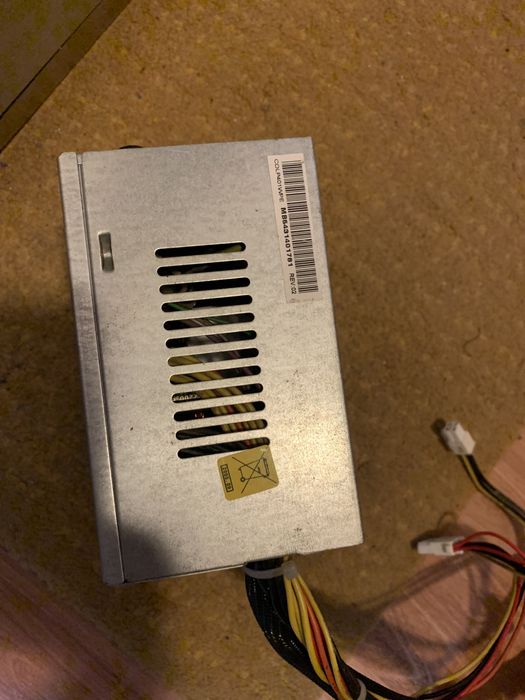 Fonte de alimentação usada