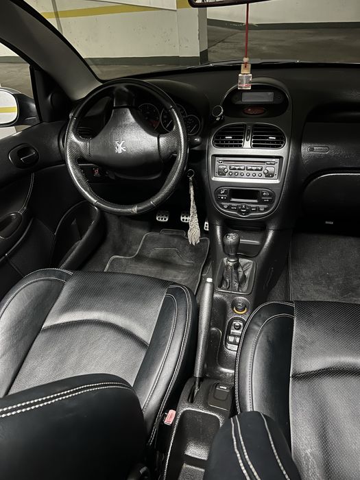 Peugeot 206CC - Fantástico Estado