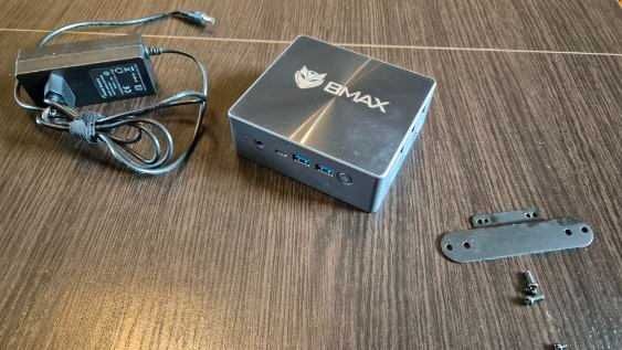 Komputer BMAX Mini PC