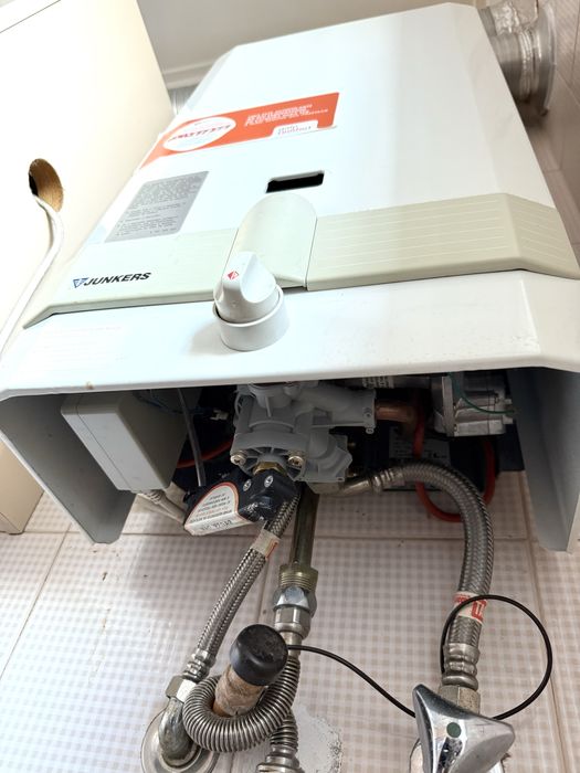 Esquentador a gás JUNKERS WR300-7 ventilado Areeiro