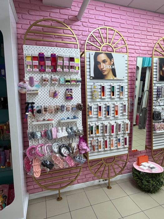 Вітрини шафи для магазину косметики