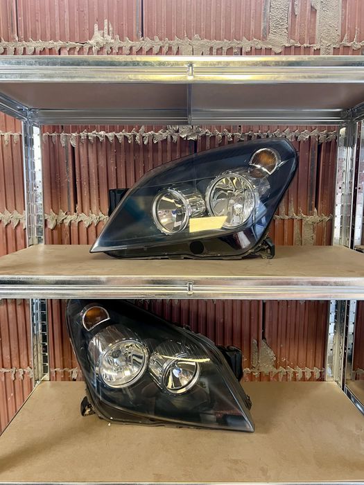 Opel Astra H reflektor prawa lampa