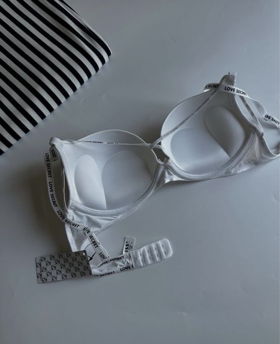 Бюстгалтер, 38/85В